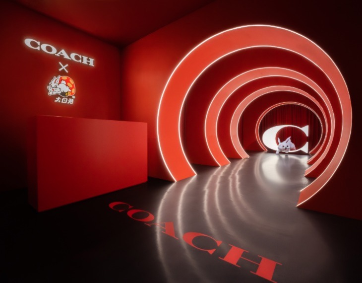 Coach Excels with Platinum Medal for Amusing White Rabbit Experential Exhibition in Shanghai!